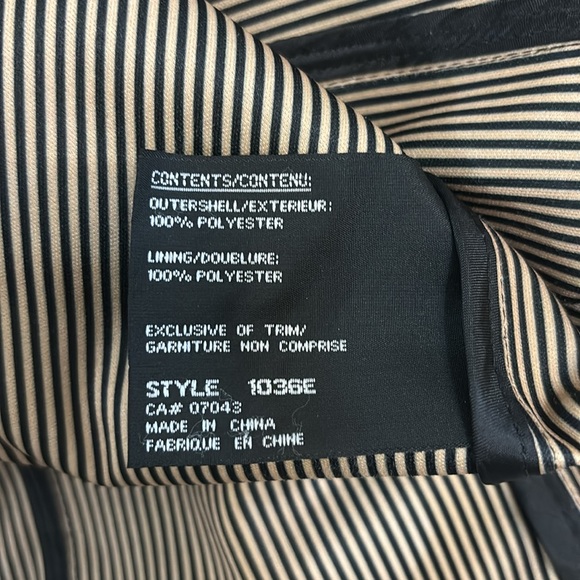 Women’s Rain Jacket - Picture 8 of 9